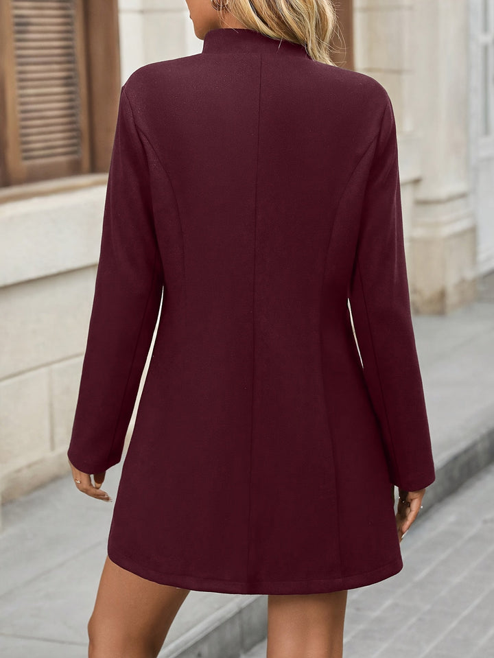 Agnès Paris | MANTEAU ÉLÉGANT À COL DROIT ET BOUTONS CLASSIQUES