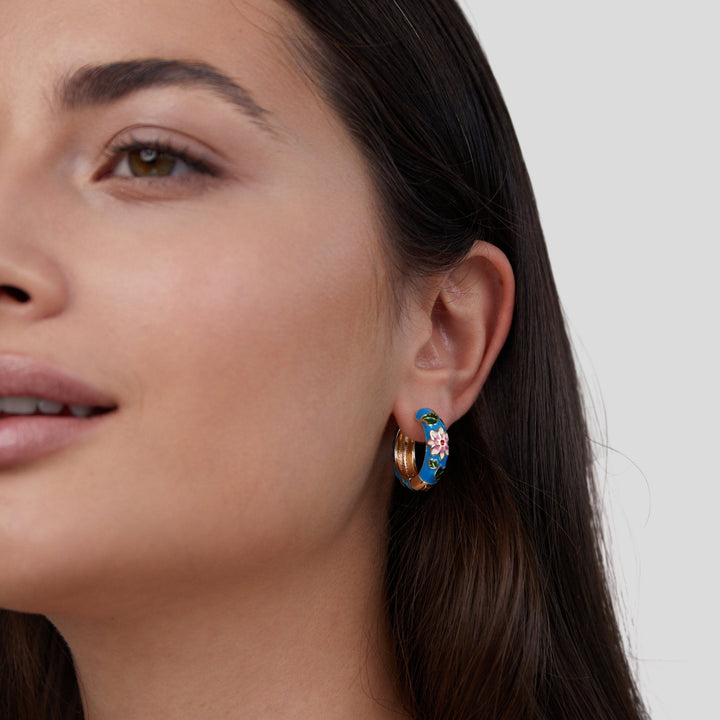 Agnès Paris | BOUCLES D’OREILLES EN CERCLE DORÉ AVEC FLEUR