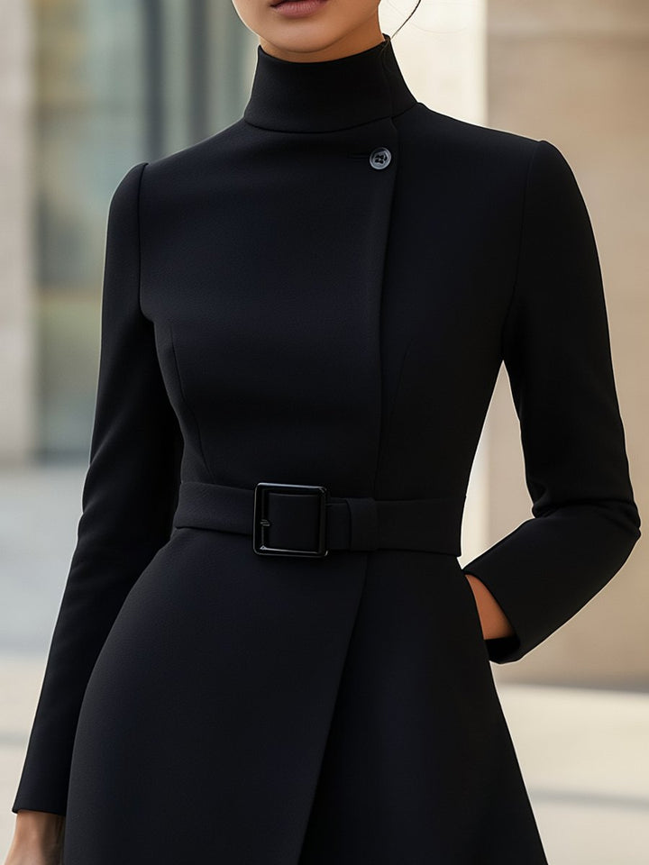 Agnès Paris | ROBE ÉLÉGANTE À COL MONTANT ET CEINTURE