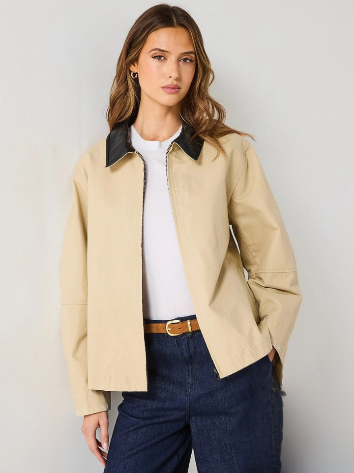 Agnès Paris | VESTE INTEMPORELLE À COL CONTRASTANT