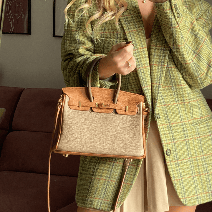 Agnès Paris | SAC INTEMPOREL RÉINVENTÉ AVEC AUDACE